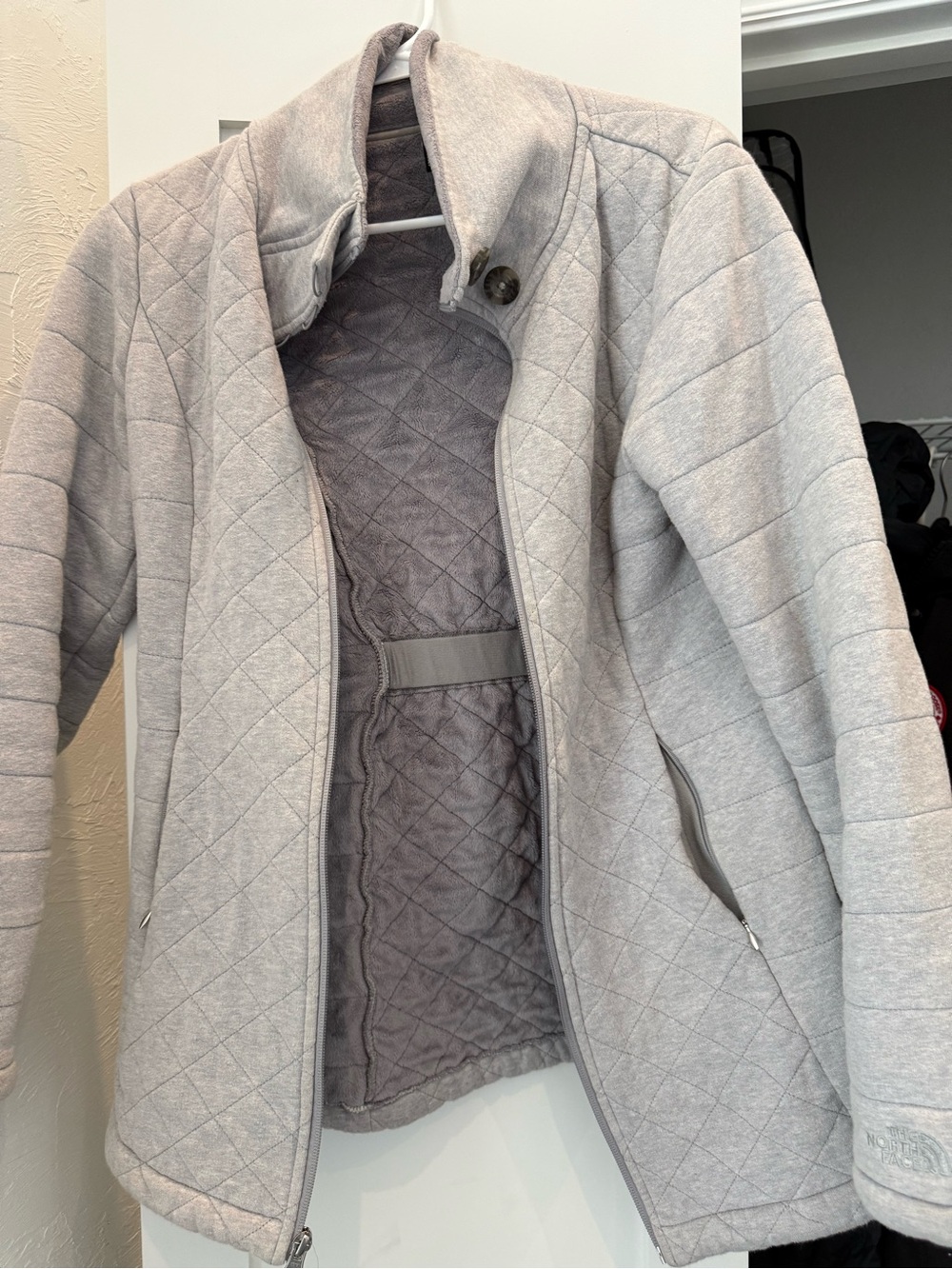 The North Face Light Gray Quilted Women's Puffer Jacket